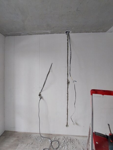 Перенос розеток на кухне, с штроблением и укладкой кабеля. Новосибирск (ул. Тюленина) Фото 4