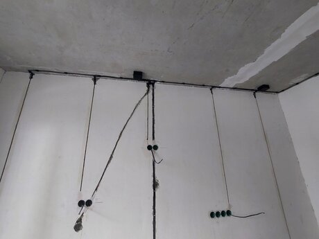 Перенос розеток на кухне, с штроблением и укладкой кабеля. Новосибирск (ул. Тюленина) Фото 10
