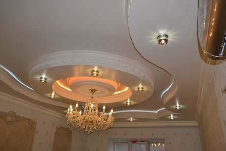 Монтаж люстры в зале, Новосибирск (ул.Никитина) Фото 3